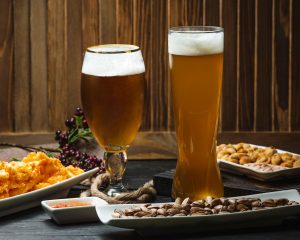 no puede faltar la cerveza en tu bar