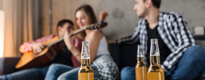beber cerveza en casa